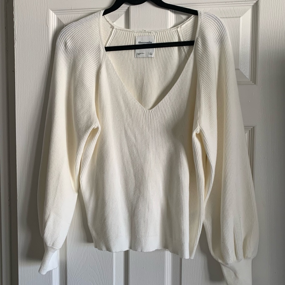 Cream Abercrombie and Fitch sweater